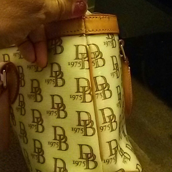 Handbag - Picture 4 of 8