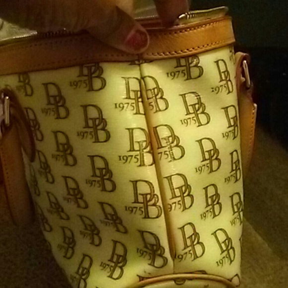 Handbag - Picture 5 of 8