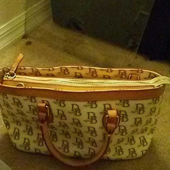 Handbag - Picture 8 of 8