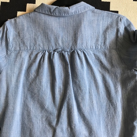 💙 chambray button down 💙 - Picture 3 of 4