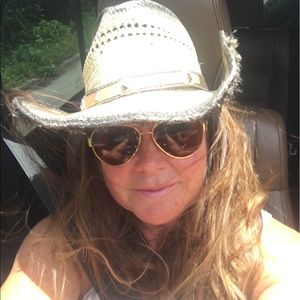 Meet your Posher, Sandra