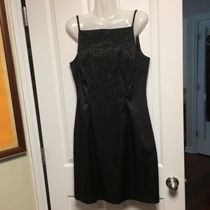 NWOT Simple & Elegant Satin/Taffeta-Like Dress.