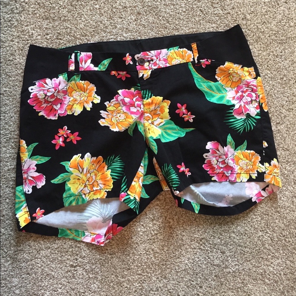 Old Navy Maternity shorts