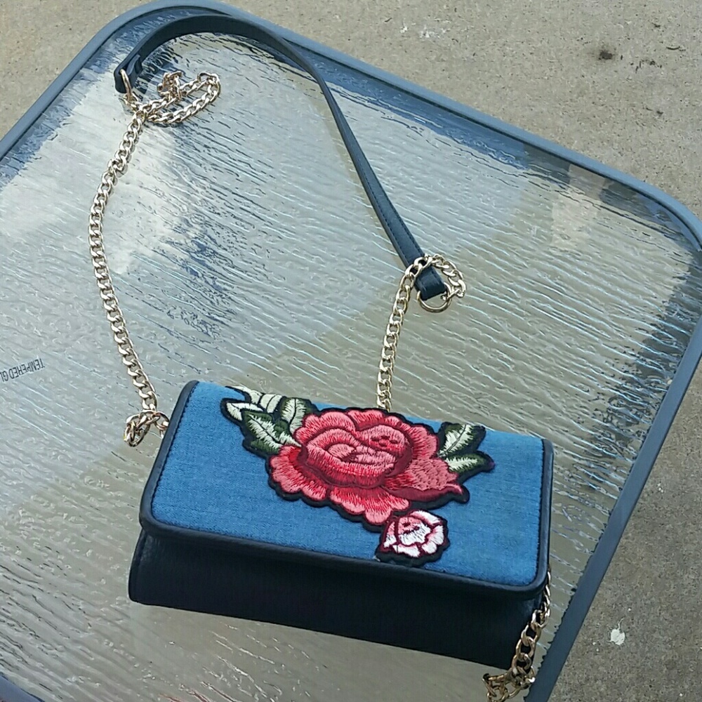 Shoulder wallet