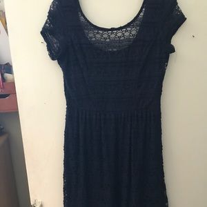 Cute dress goes to about the knee