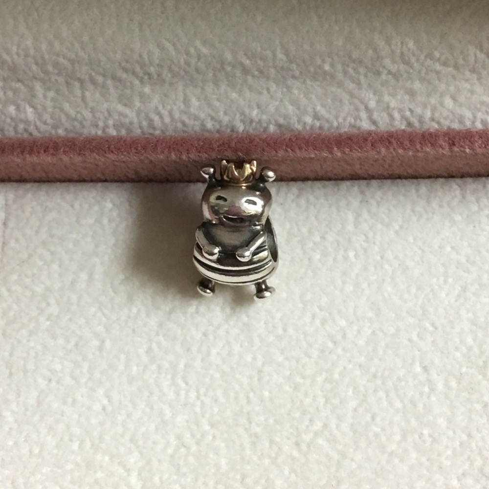 💯Authentic Pandora Queenbee
