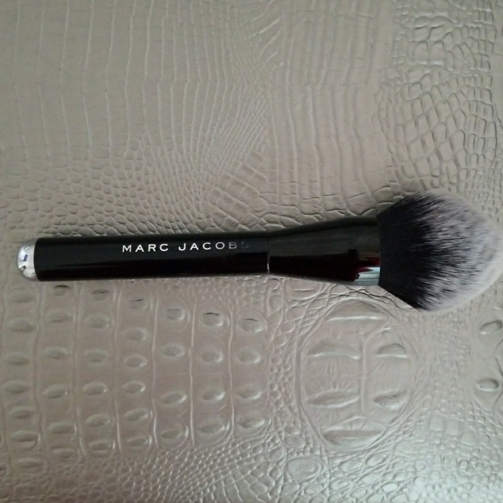 Marc Jacobs The Bronze Bronzer brush