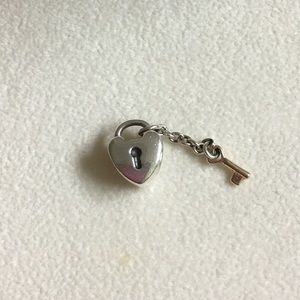 💯 Authentic Pandora Key to My Heart Charm