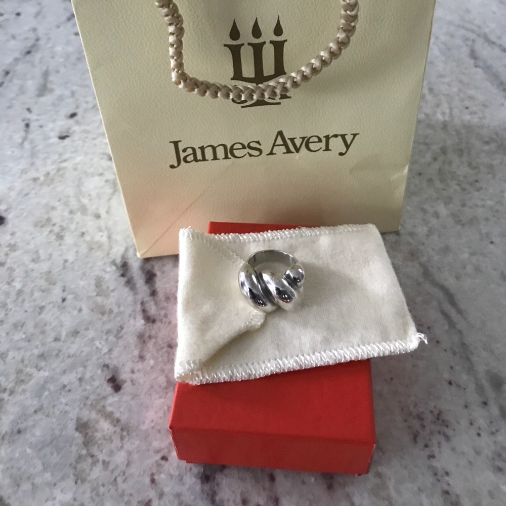 James Avery Sisterhood Ring. Size 5.