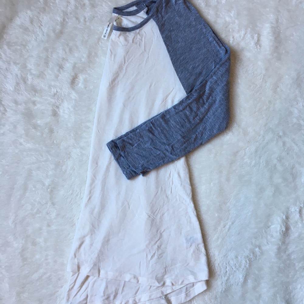 Quarter sleeve baseball shirt