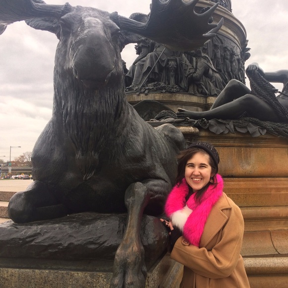 Meet your Posher, Savannah - Picture 2 of 8