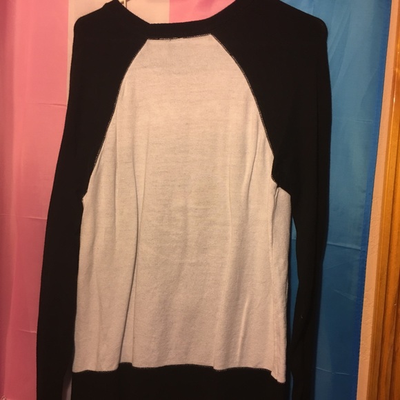 Tyler Carter collection beluga whale sweater. - Picture 4 of 5