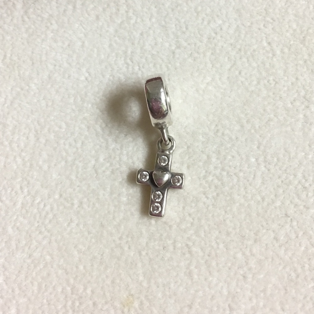 💯 Authentic Pandora Cross Dangle Charm