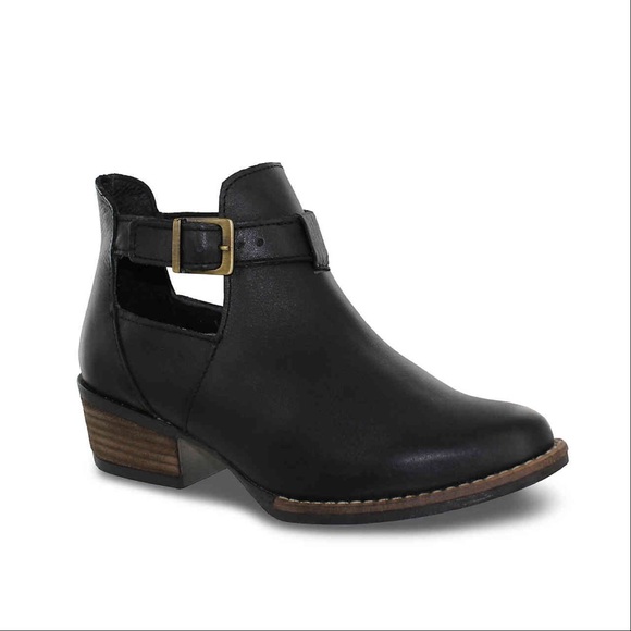 Black Leather Boho Chic Buckle Ankle Boot - Picture 2 of 6
