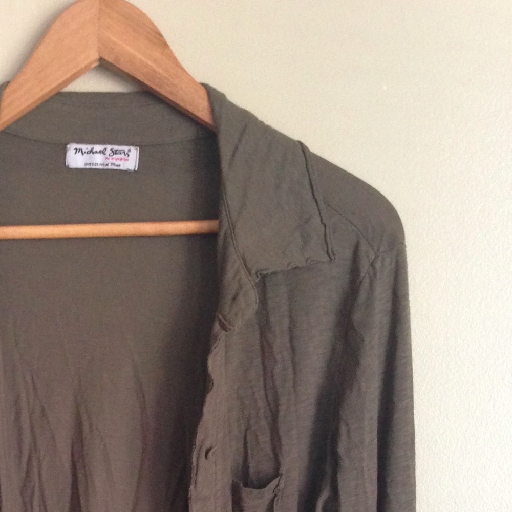 LUXE SLUB FITTED BUTTON DOWN TOP