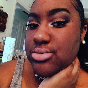 Meet your Posher, Joelle