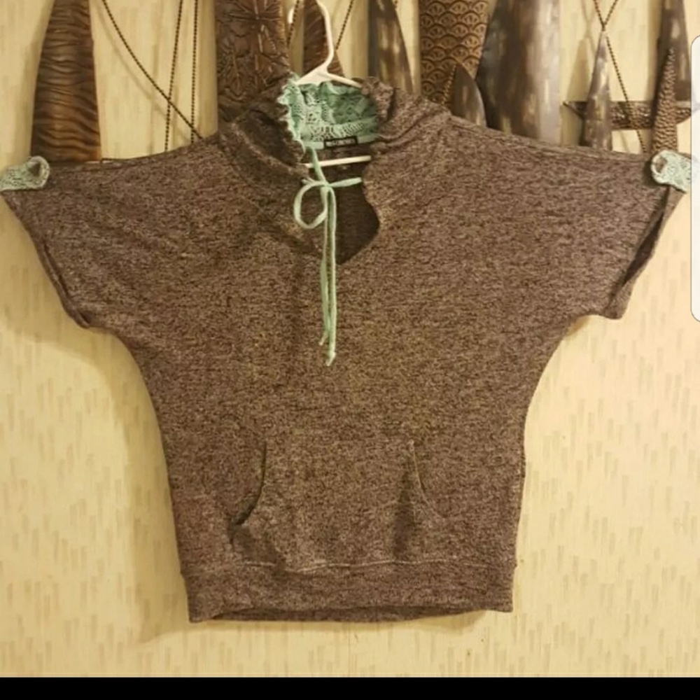 Miss Chevous loose short sleeve hoodie