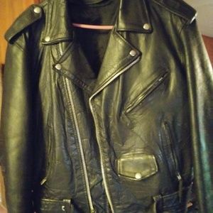 HEAVY BLACK LEATHER JACKET