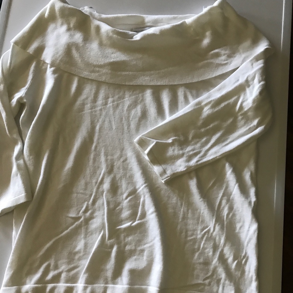 White of the shoulders too