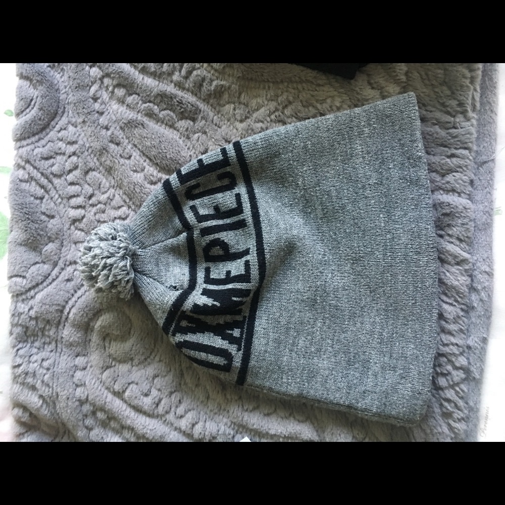 Dimepiece LA beanie