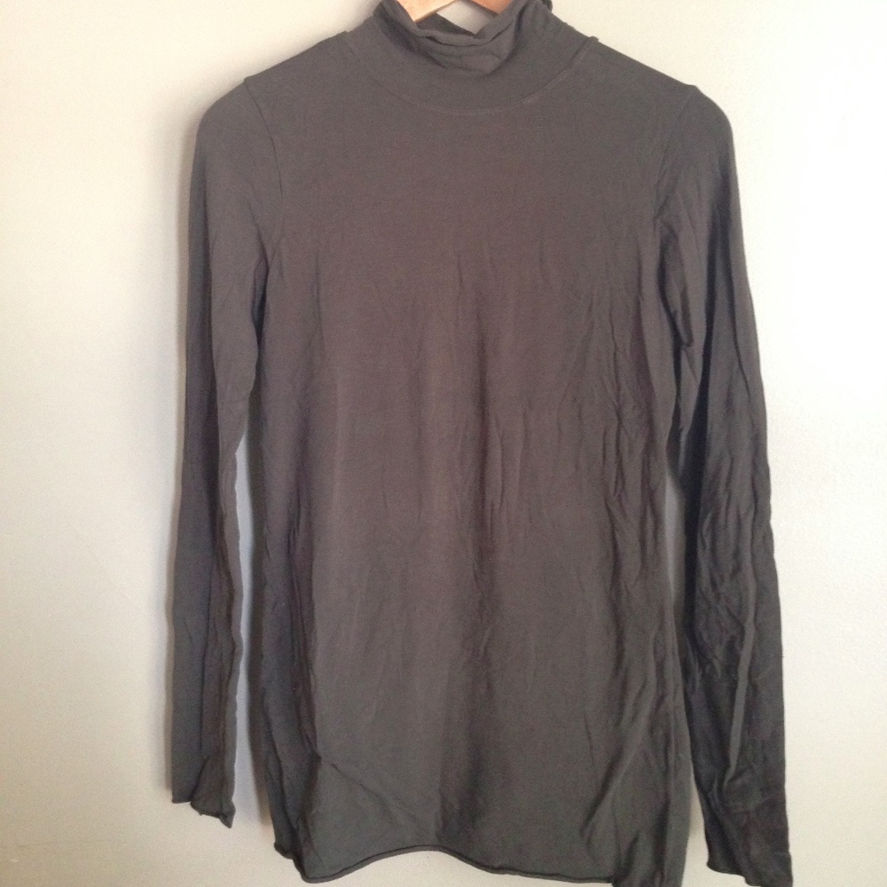 Olive Green / Long Sleeve Tee
