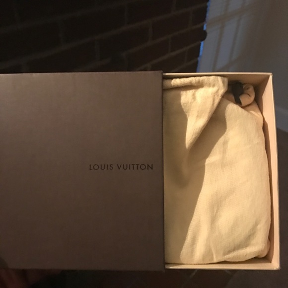 Louis Vuitton men\'s Damier reversible belt main image 5