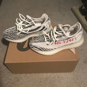 Yeezy Boost V2 Zebra