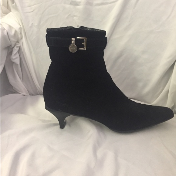 Prada ankle booties with a kitten heel. - Picture 2 of 8
