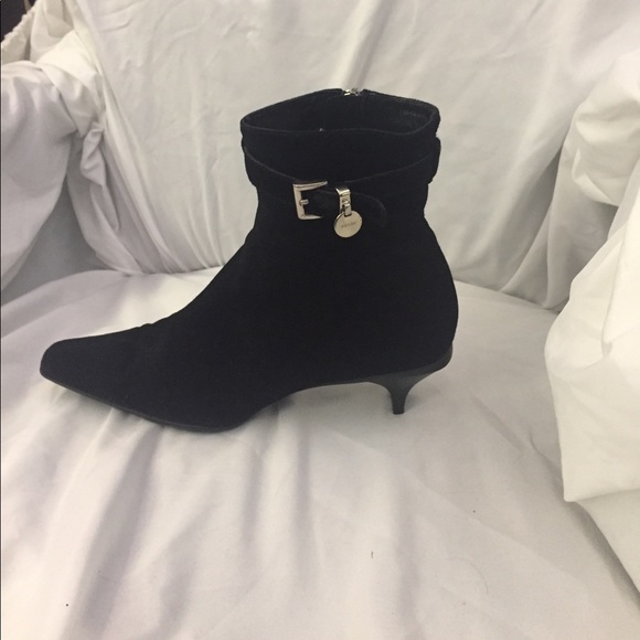 Prada ankle booties with a kitten heel. - Picture 8 of 8