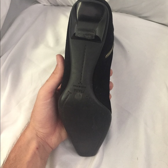 Prada ankle booties with a kitten heel. - Picture 4 of 8