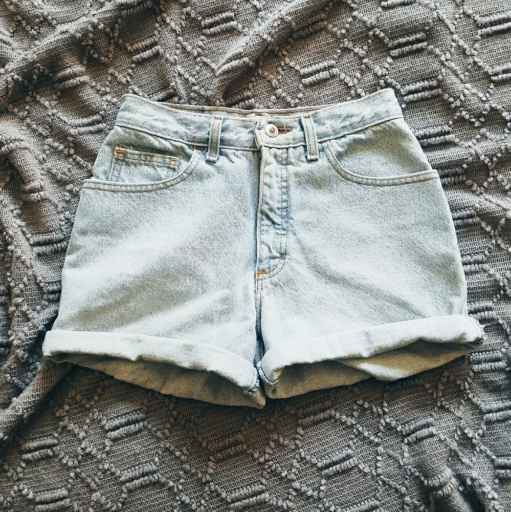 Vintage Light Wash London Jean Shorts