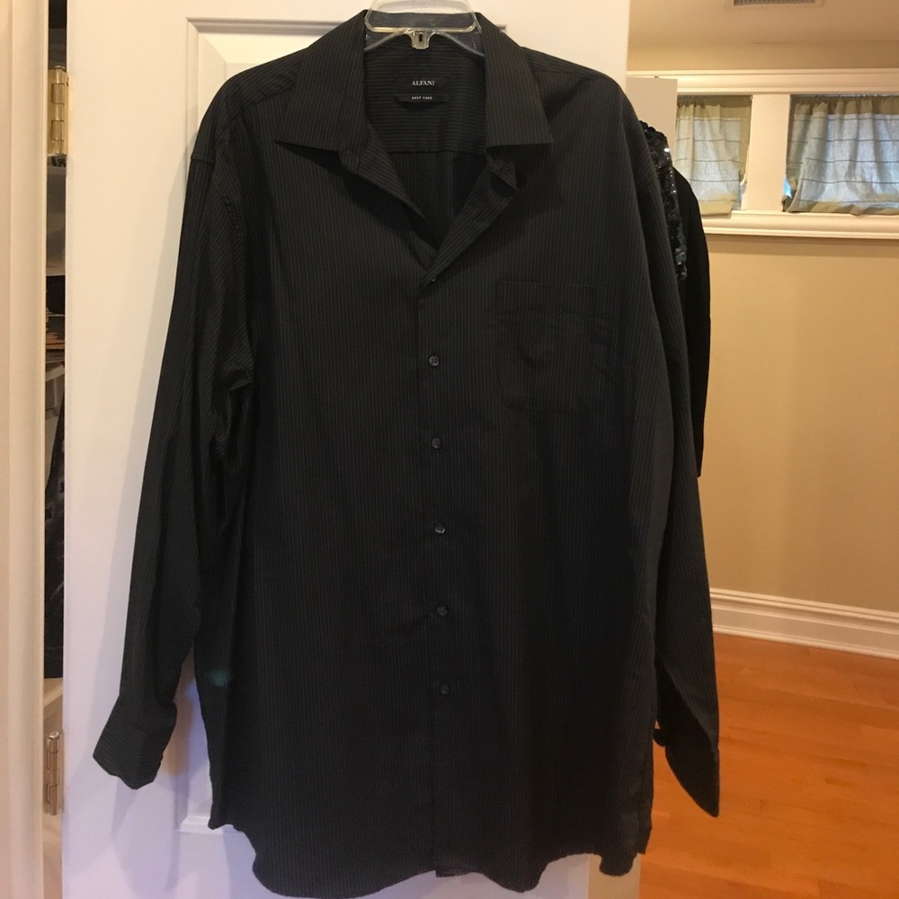 Men's Alfani button down in amazing condition