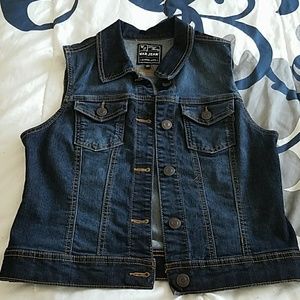 Jean Vest