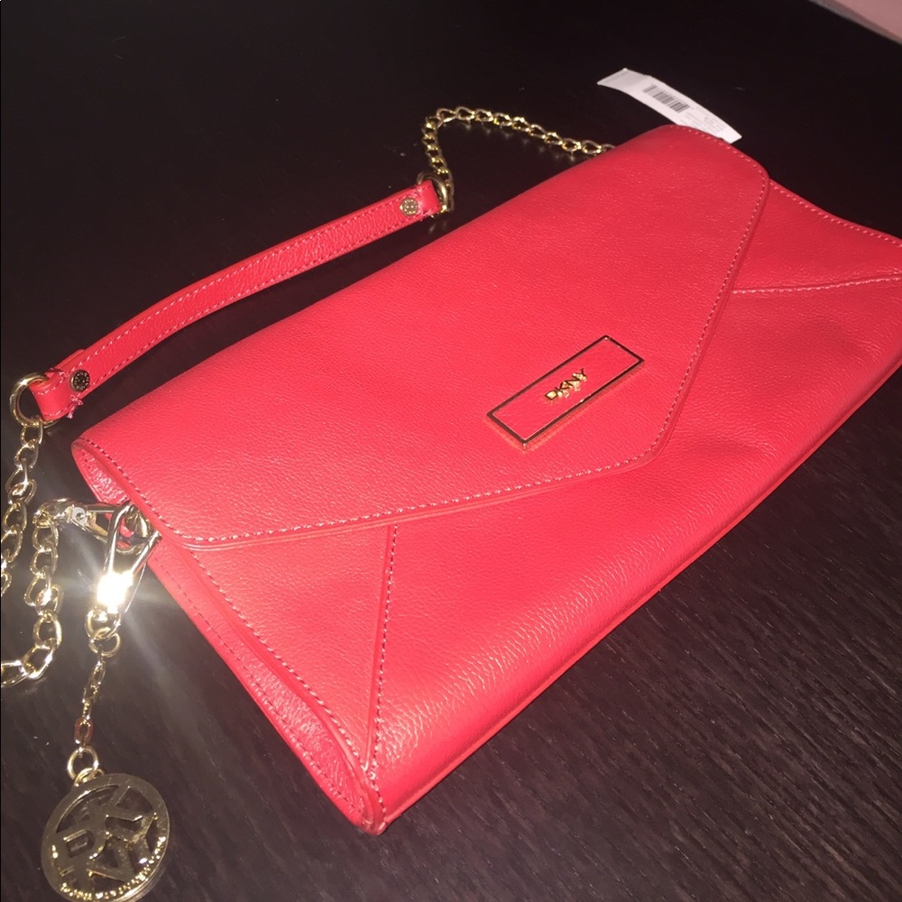 🔥 Red BRAND NEW Wtags DKNY bag 🔥