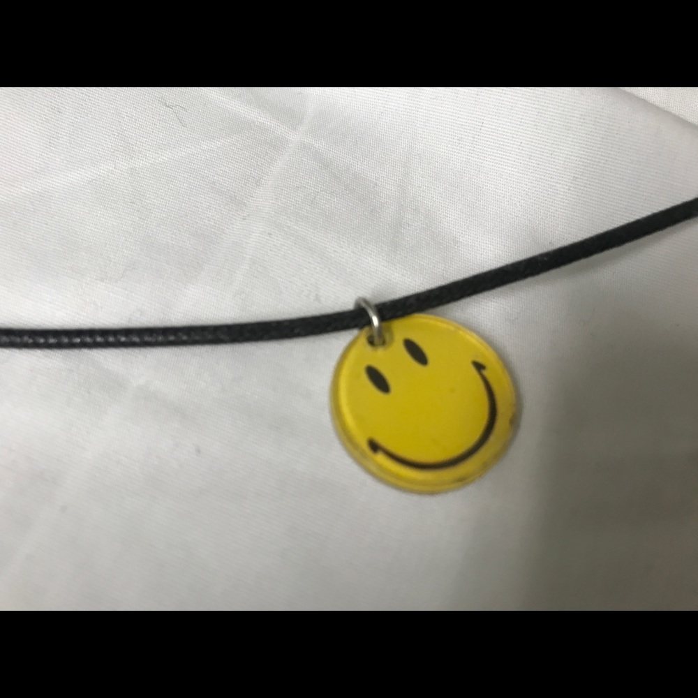 Choker set! Swipe to find more