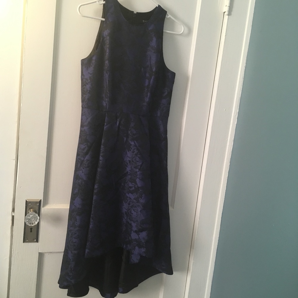 White House Black Market White sample dress Hi-Lo