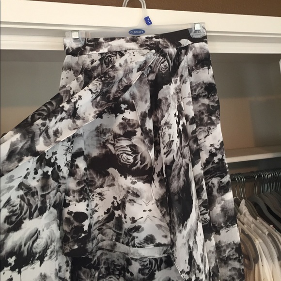 Floral high low skirt - Picture 2 of 3