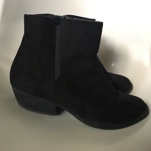 Black ankle booties