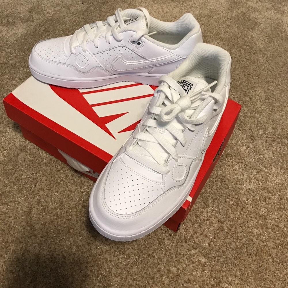 Nike sneakers - Picture 2 of 7