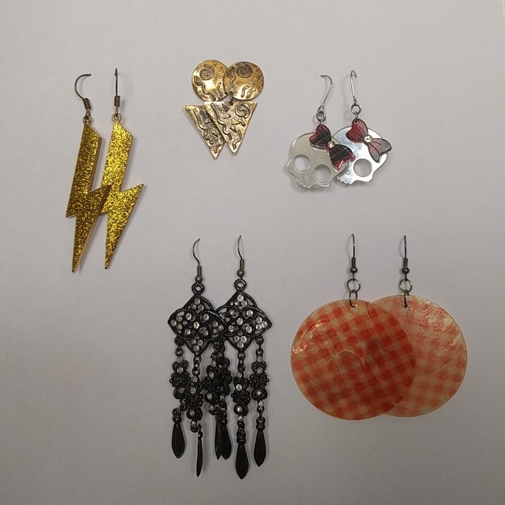 Lot of 5 pairs of earrings