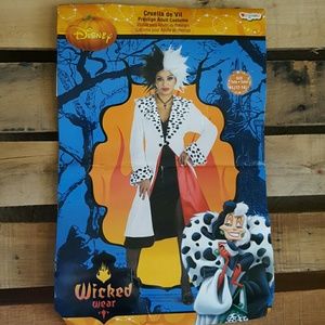 Disney Cruella de Vil costume