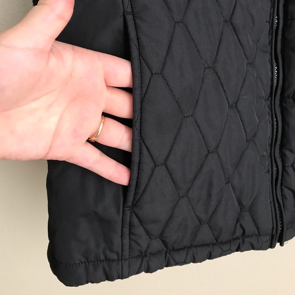 Reversible black and grey vest - Picture 4 of 8