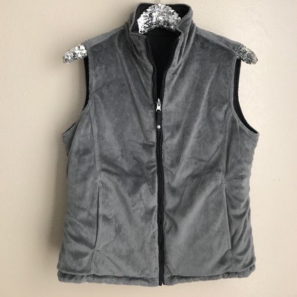 Reversible black and grey vest - Picture 5 of 8