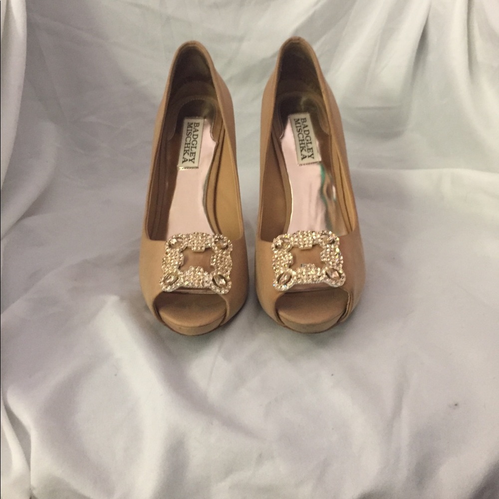 Brand New Nude Badgley Mischka with jewel