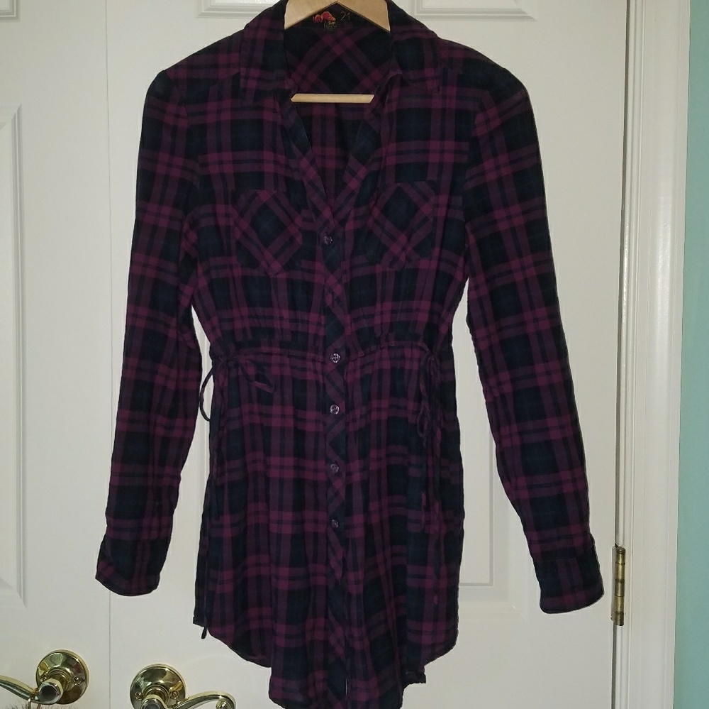 V Cut Plaid Flannel Long Shirt