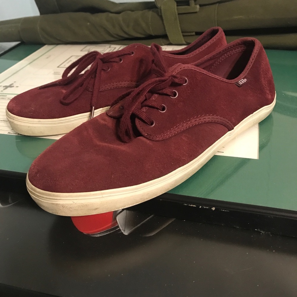 Maroon Vans size 9