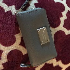 Michael Kors Wristlet Wallet