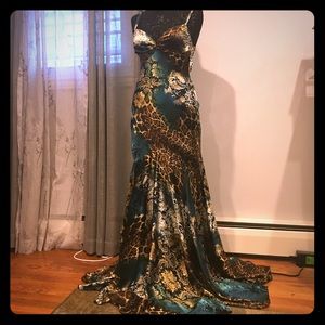 Size 6 Cache Gown