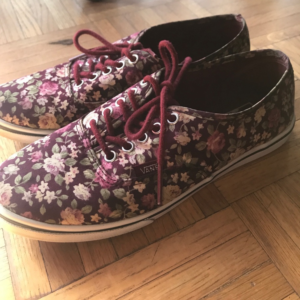 •••FINAL PRICE ••• Maroon floral print vans