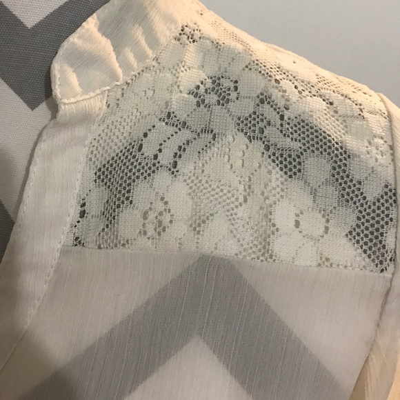 Ivory Cinched Waist Blouse - Picture 4 of 4